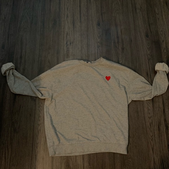 Super trendy H&M sweater - Picture 1 of 3